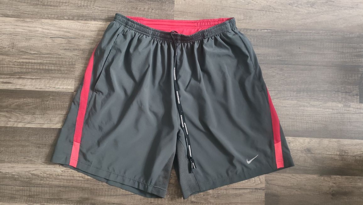 świeyne spodenki do biegania Nike running dri-fit jak nowe