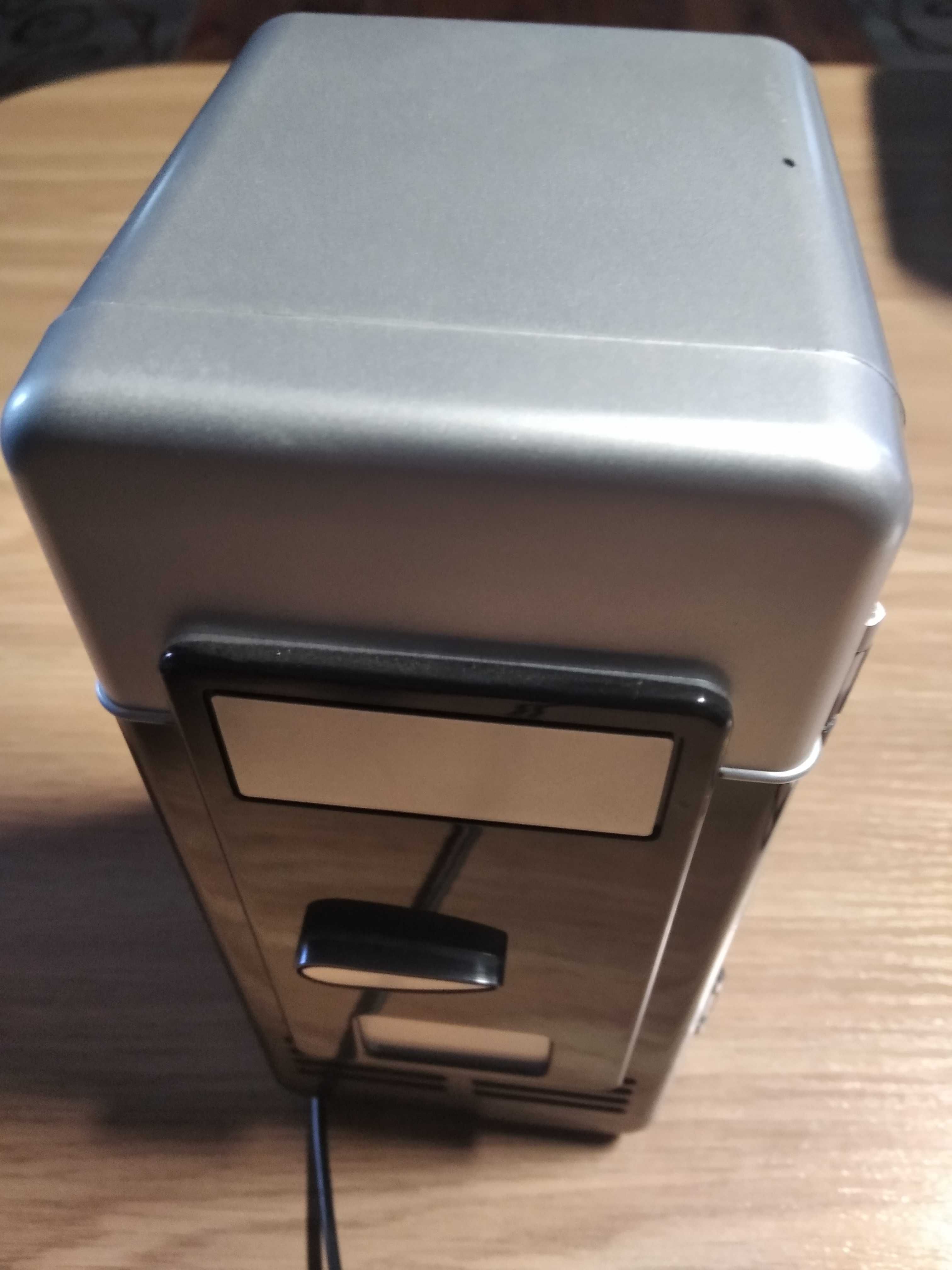 Портативний міні холодильник USB