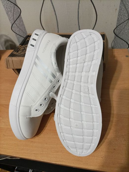 Продам кроссовки/мокасины