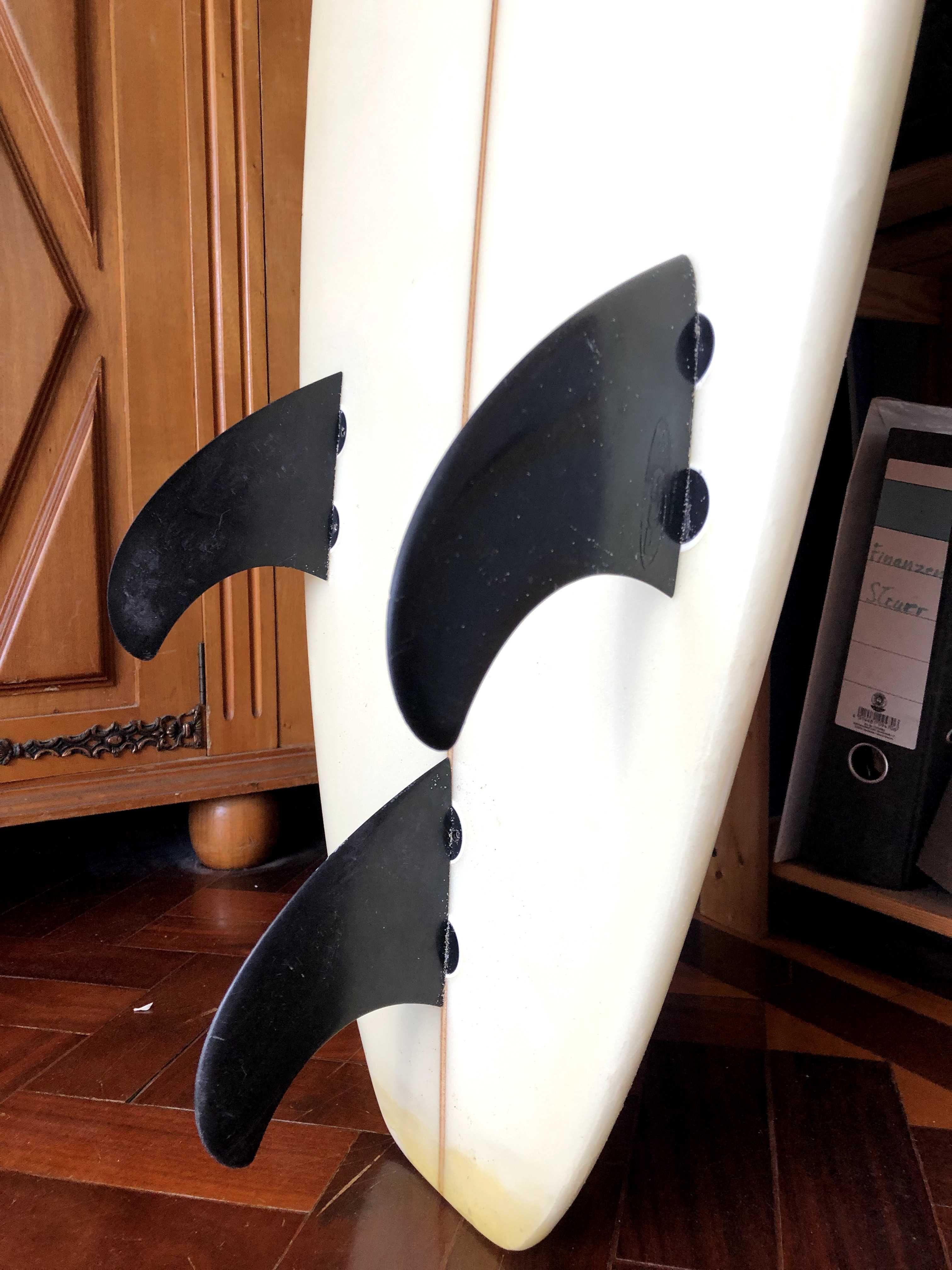 Prancha de surf - Surf board - Tribord 6’4” (193cm) e capa de proteção