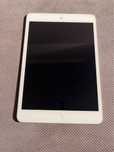 iPad mini 2 z zasilaczem
