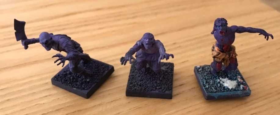 3 zombie: Mantic Miniatures