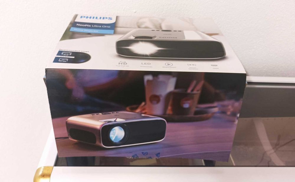 Projetor Philips Neopix Ultra One Hd Npx641 - Branco