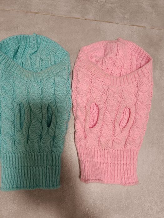 Zestaw sweterków dla psa lub kota 
Wymagają prania. Pasują na małego p