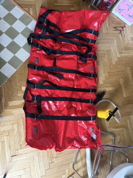 Materac próżniowy ratowniczy, pompka, kompletny zestaw