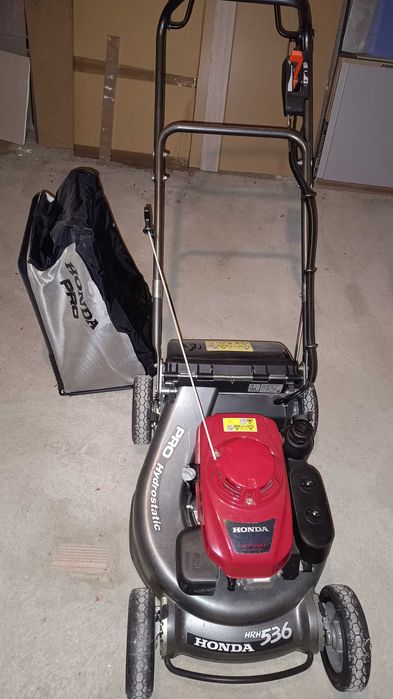 Reservado. Máquina Corta Relvas. Honda novo
