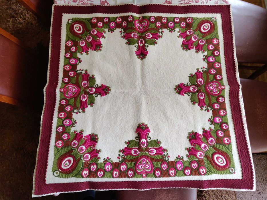 Uroczy kilim, makatka, obrus ludowy, serweta