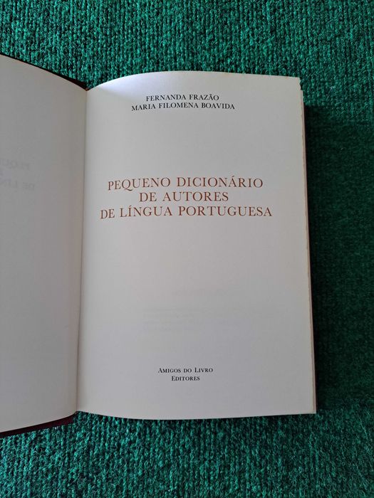 Pequeno Dicionário de Autores de Língua Portuguesa