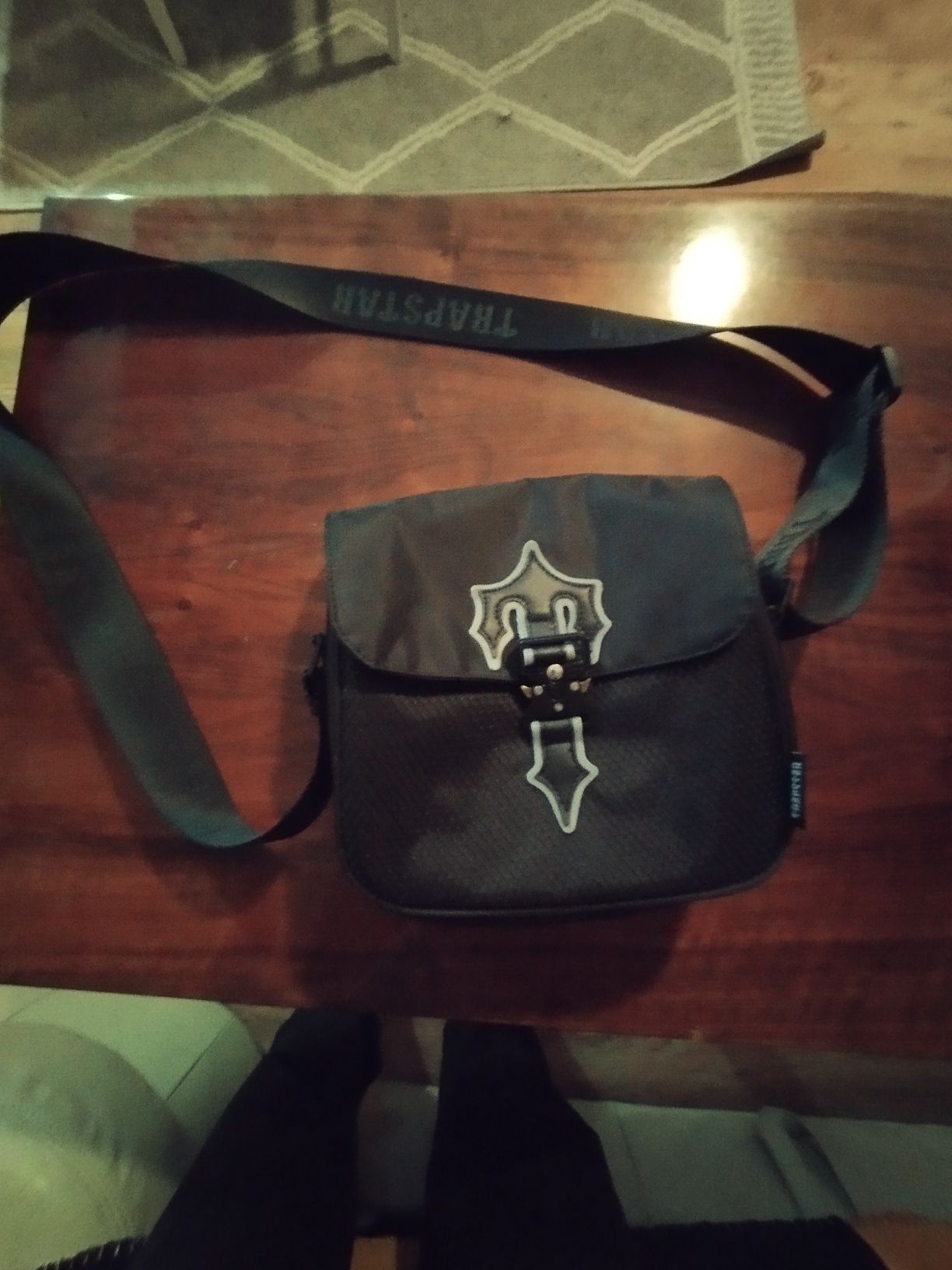 Czarna torba trapstar