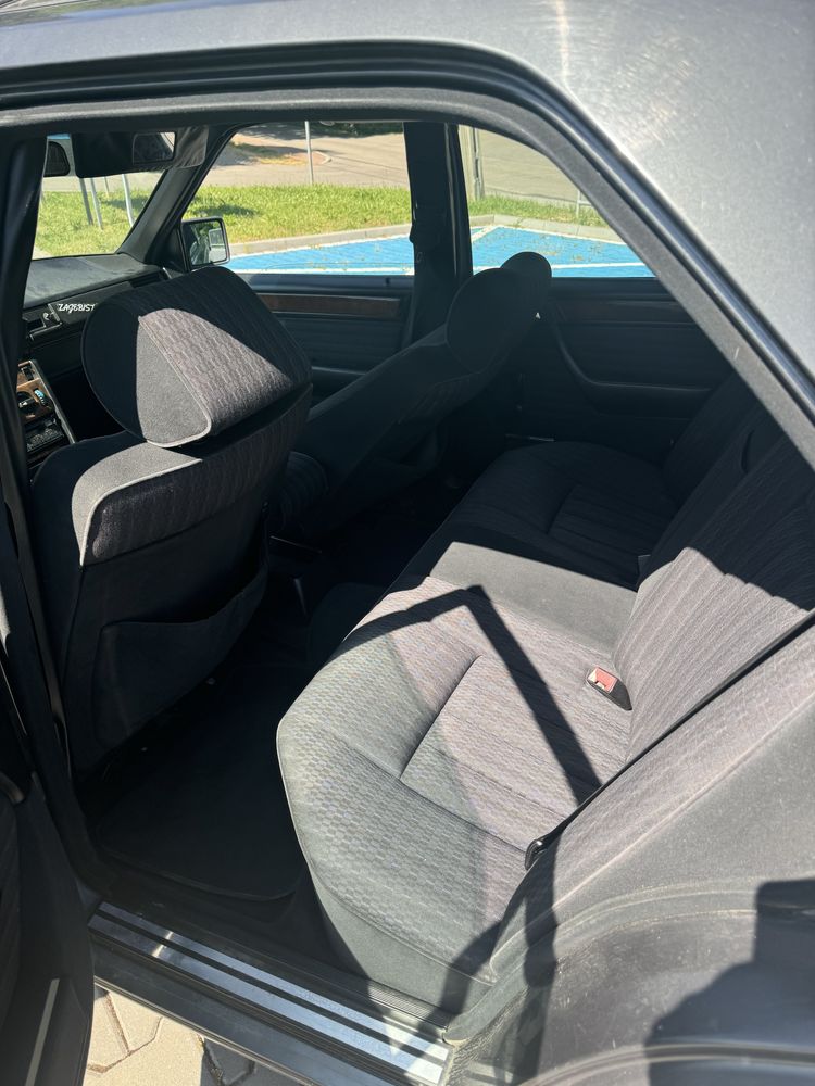 Mercedes W124 2.0B