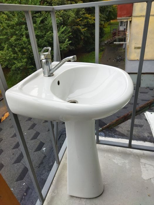 Умивальник *тюльпан* з краном