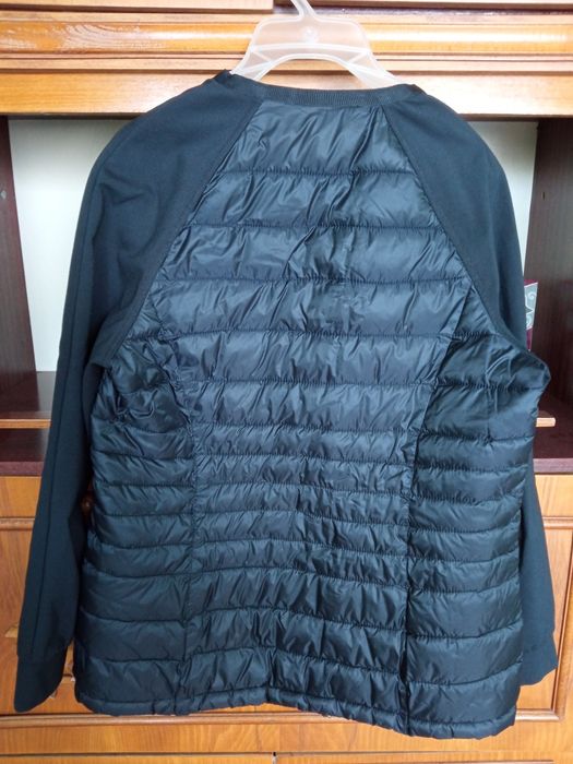 Жіноча куртка бомбер