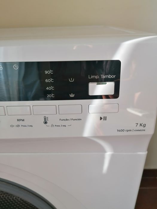 Máquina de lavar roupa