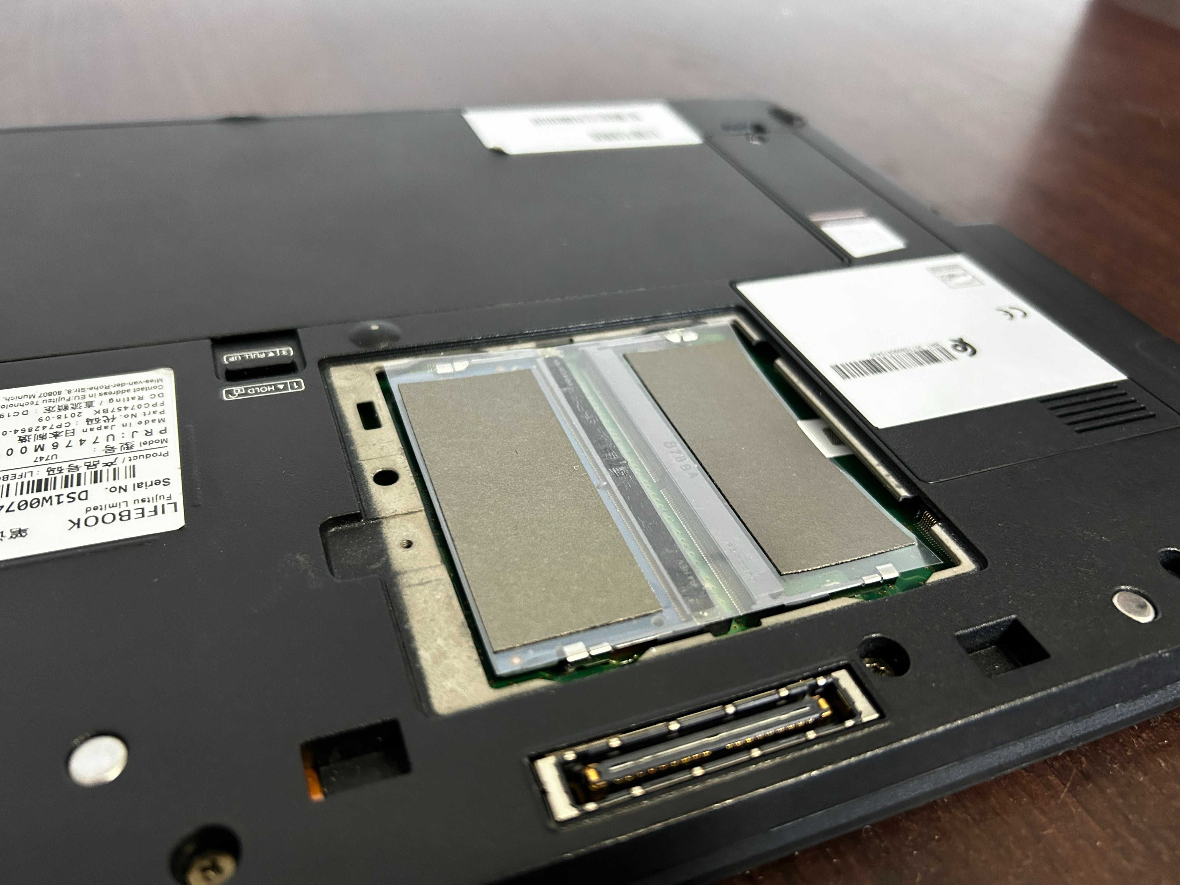 FV23% Laptop Fujitsu 14" u747 i5 6300U 4GB RAM/SSD/Win10 SPRAWNY