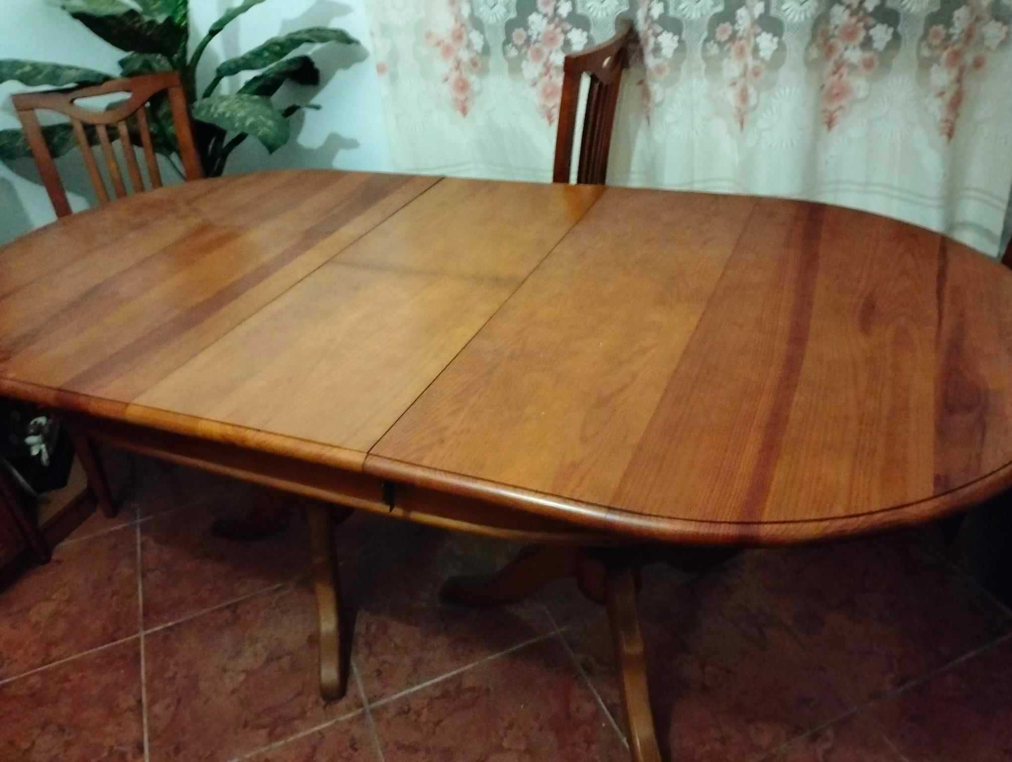 Mesa de jantar extensível