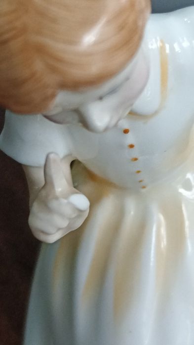 Royal doulton mała dama z psem