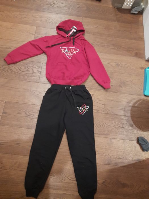 Nowy dres Prada r 146