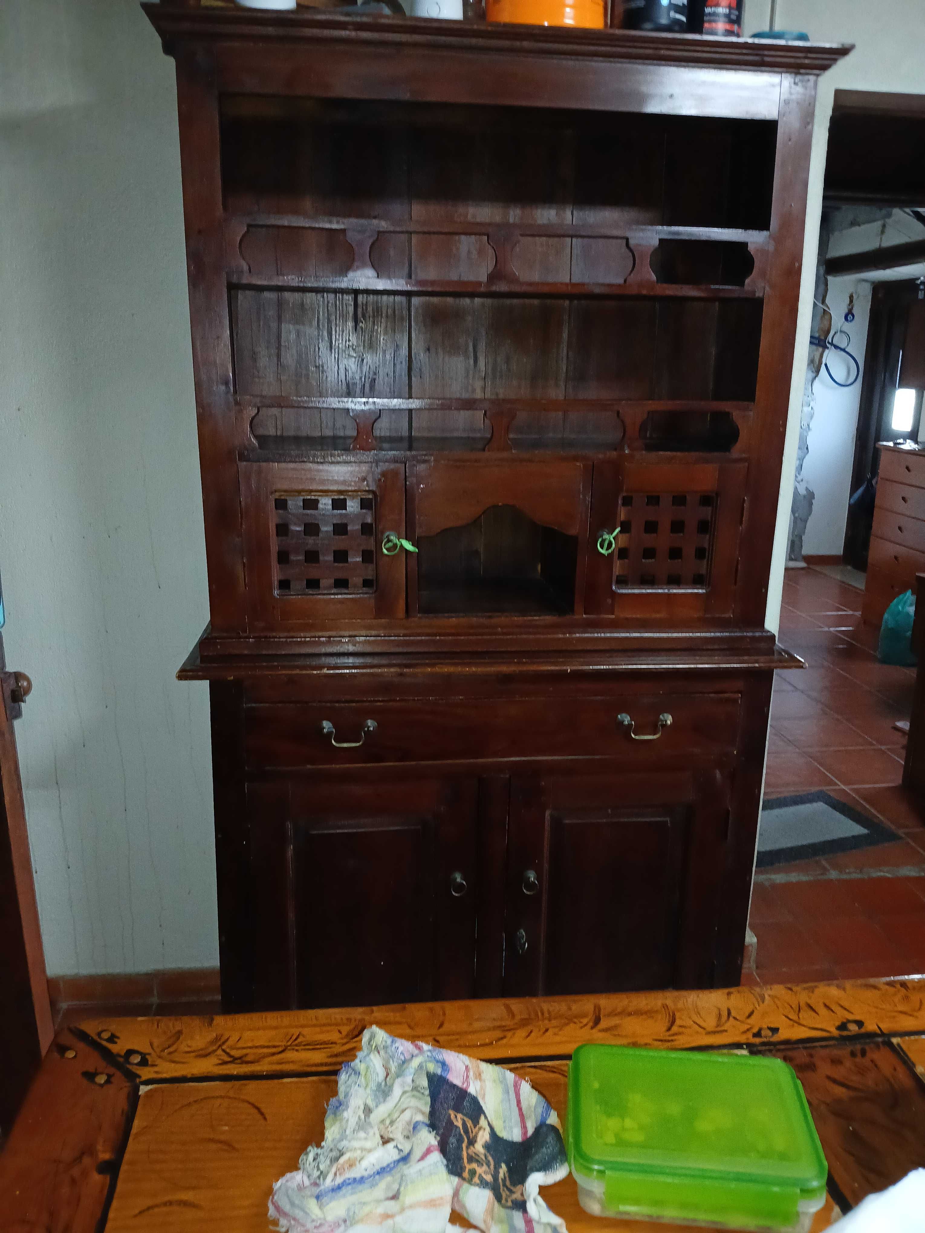 Vendo móvel de cozinha rústico.