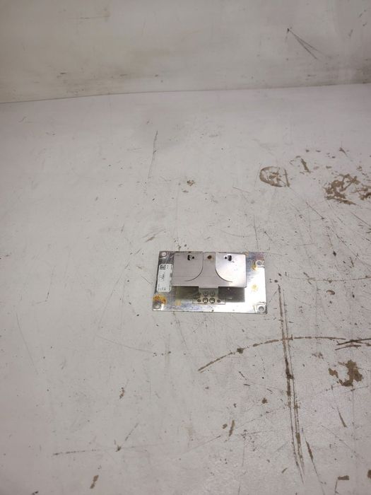 WZMACNIACZ ANTENOWY AUDI A4 B6 CABRIO 8H0035503