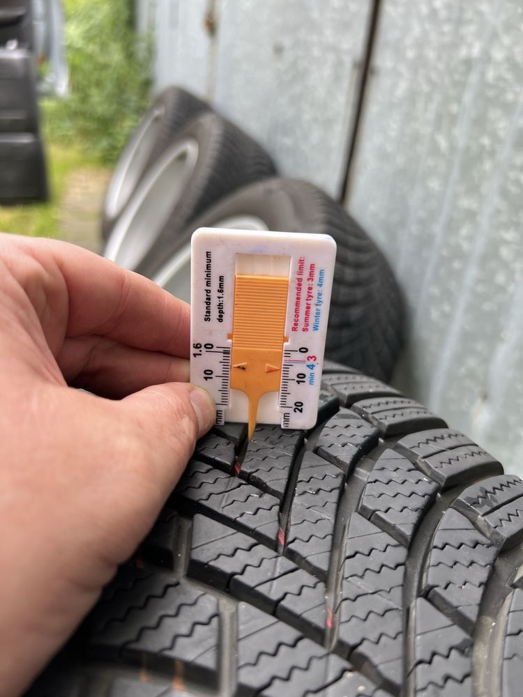 Alufelgi kola audi a6 c8 17” z oponami