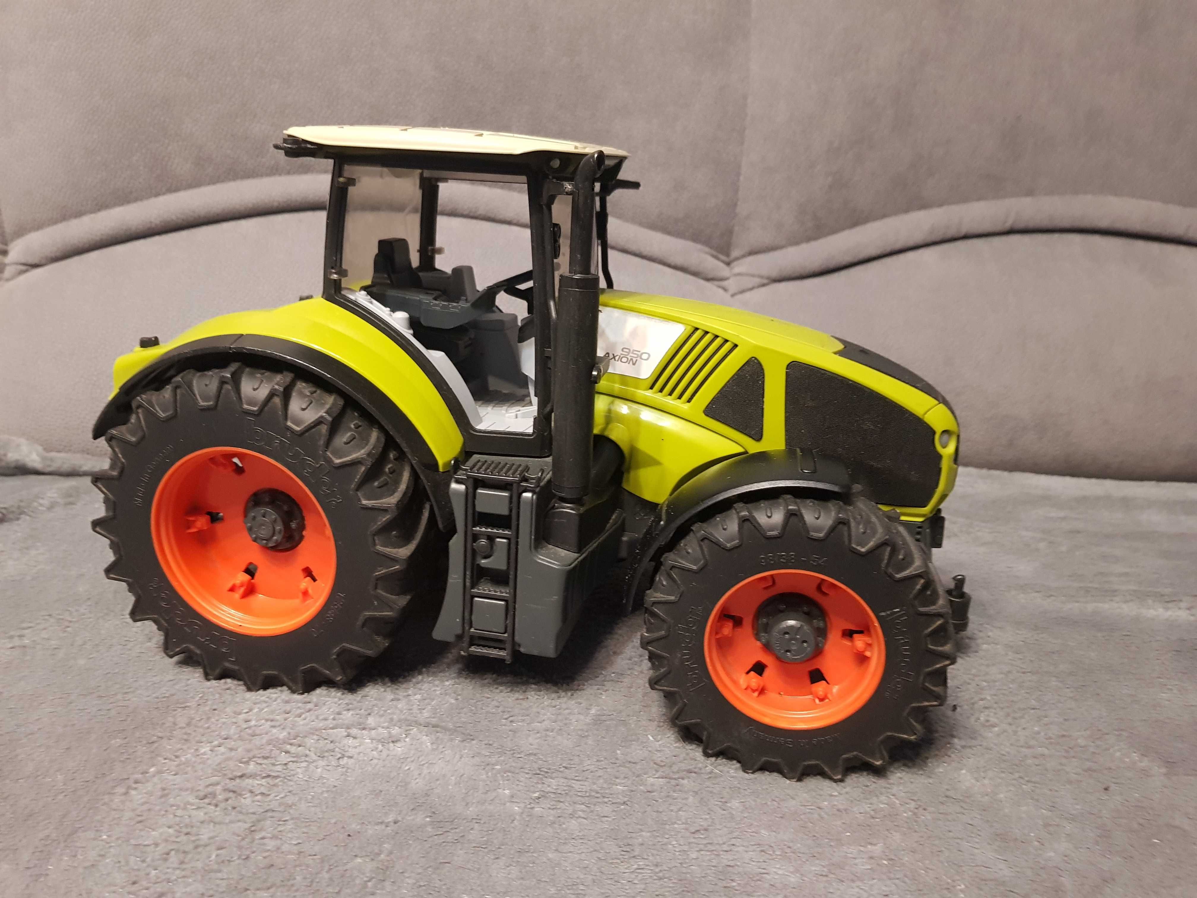 Claas Axion 950 Bruder