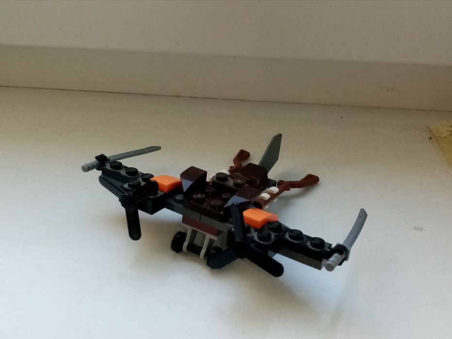 Magazyn LEGO Ninjago 11/2016 Piracki myśliwiec