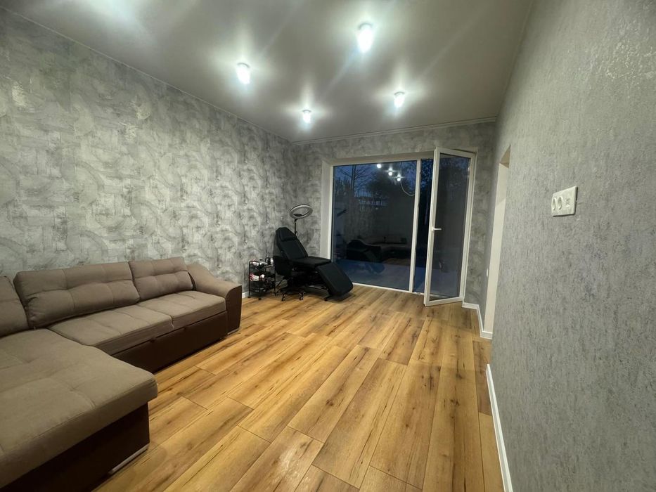 Сучасний сімейний будинок