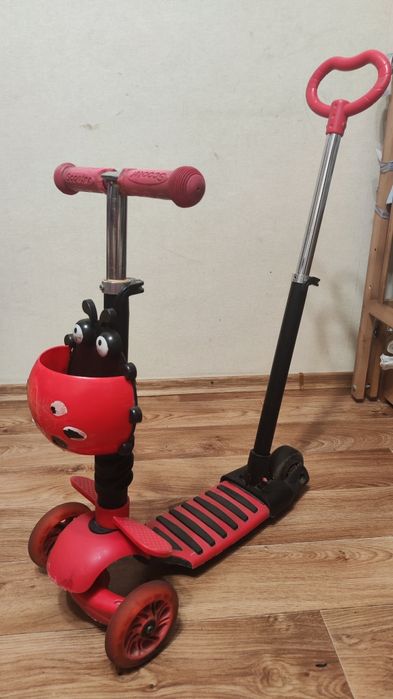 Детский самокат с ручкой