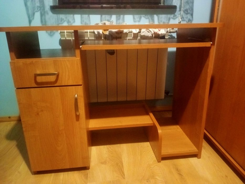 Biurko w dobrym stanie