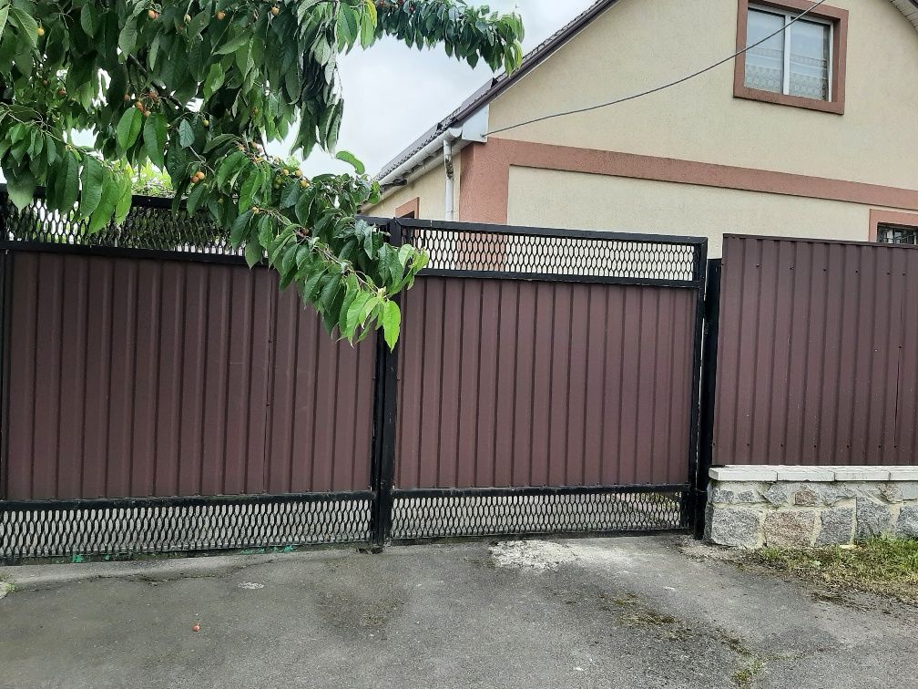 Продається гарний будинок для великої  родини