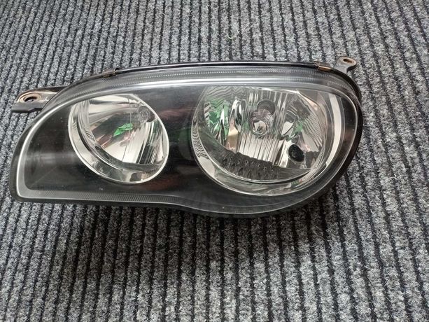 Toyota Corolla 00r. lampa lewy przód