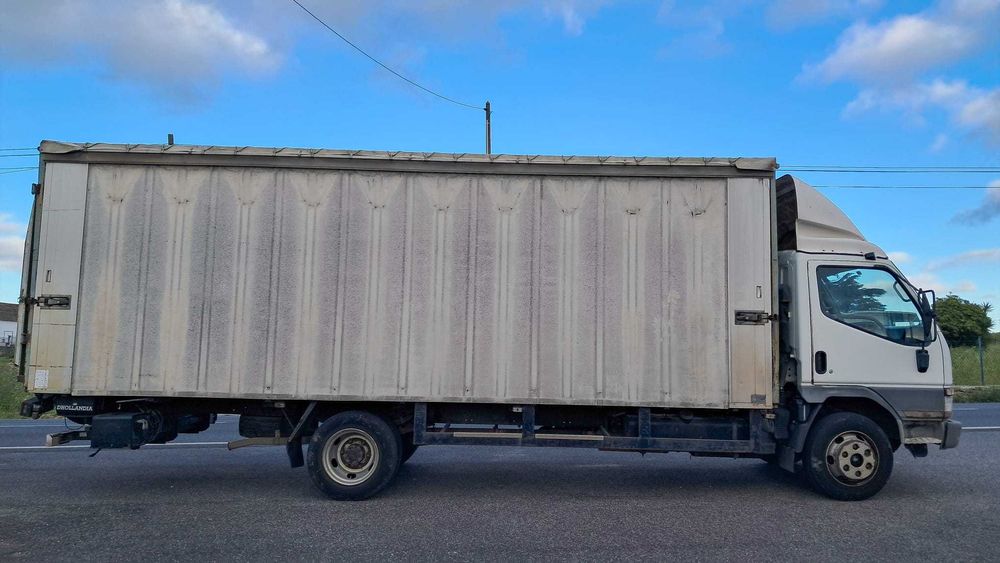 Mitsubishi Canter - HD -7 500 KG com plataforma- 143 cv