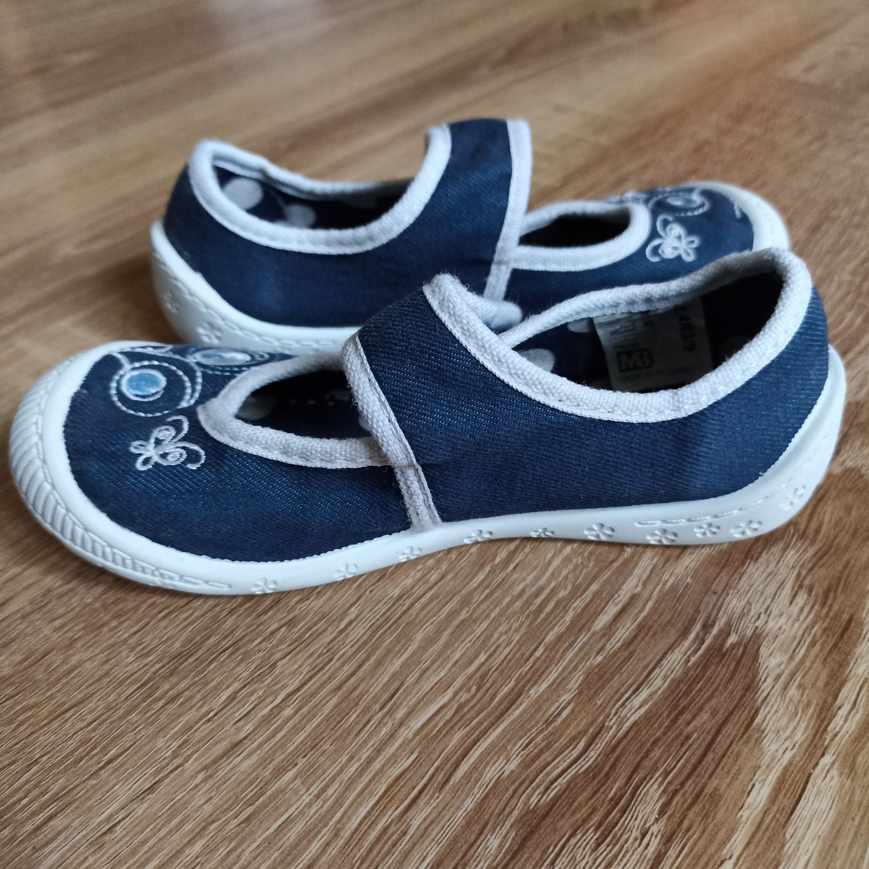 Kapcie dla dziewczynki rozm. 27