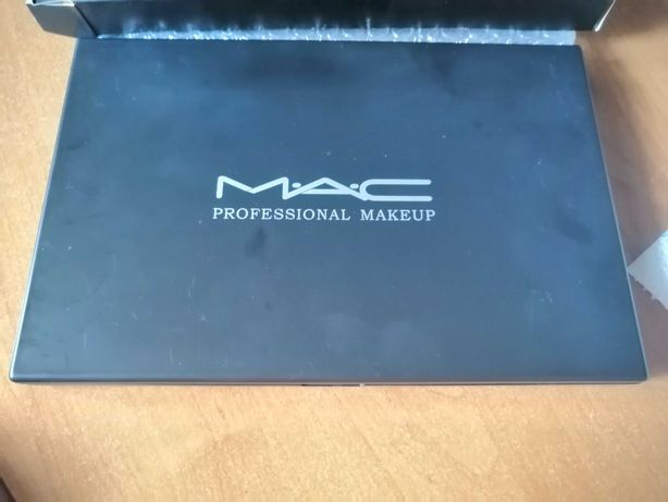 Profesjonalna paleta cieni MAC