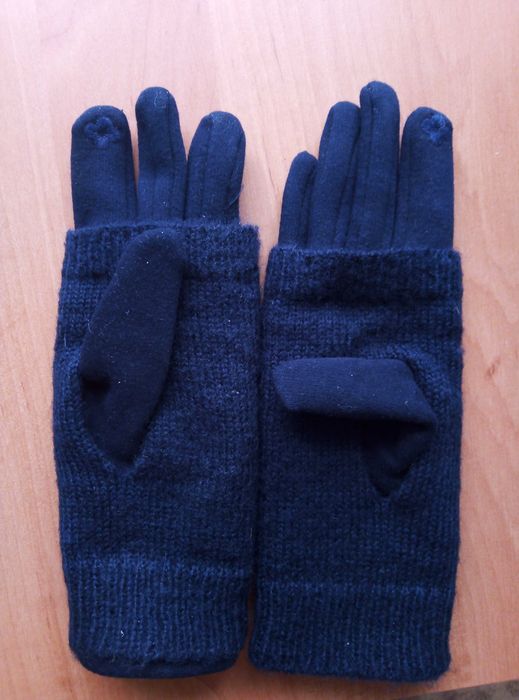 Перчатки на девочку сенсорные и шапка