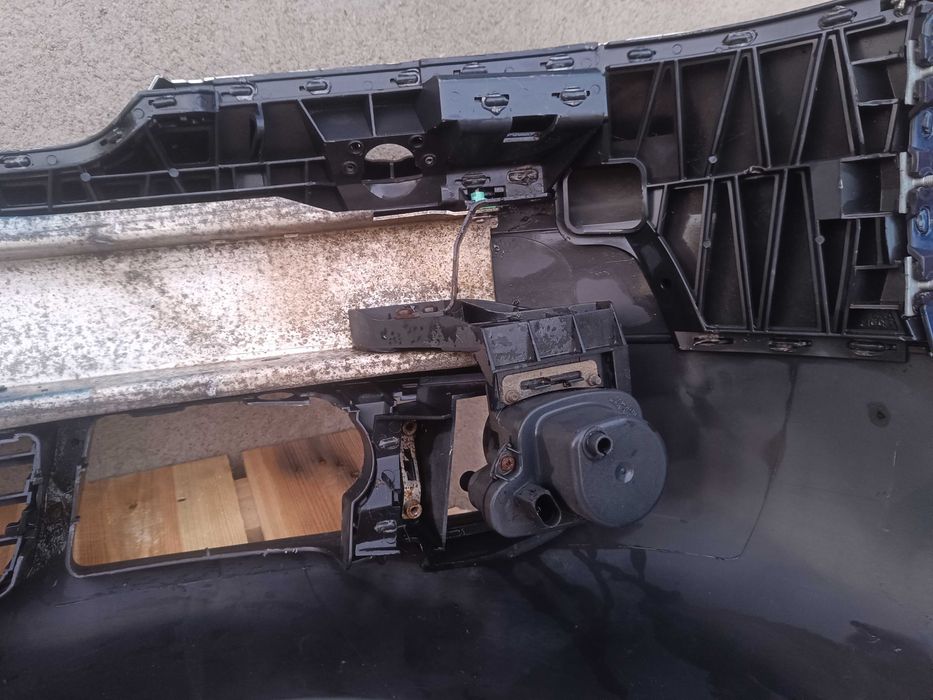 Zderzak przedni AUDI  A6