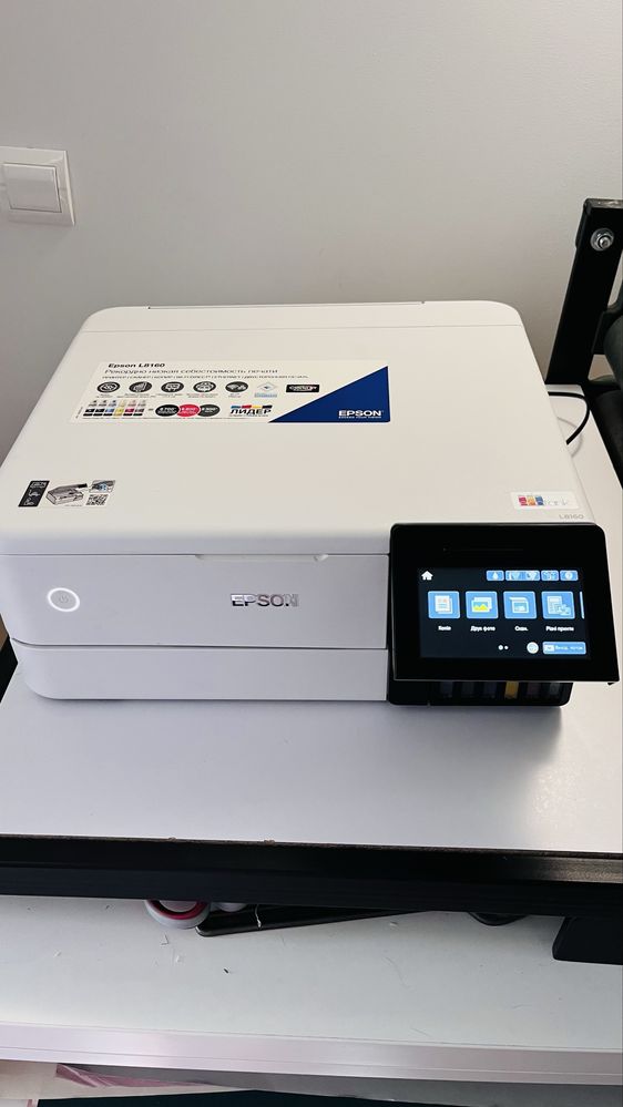 Продаю принтер Epson L8160  – на запчастини