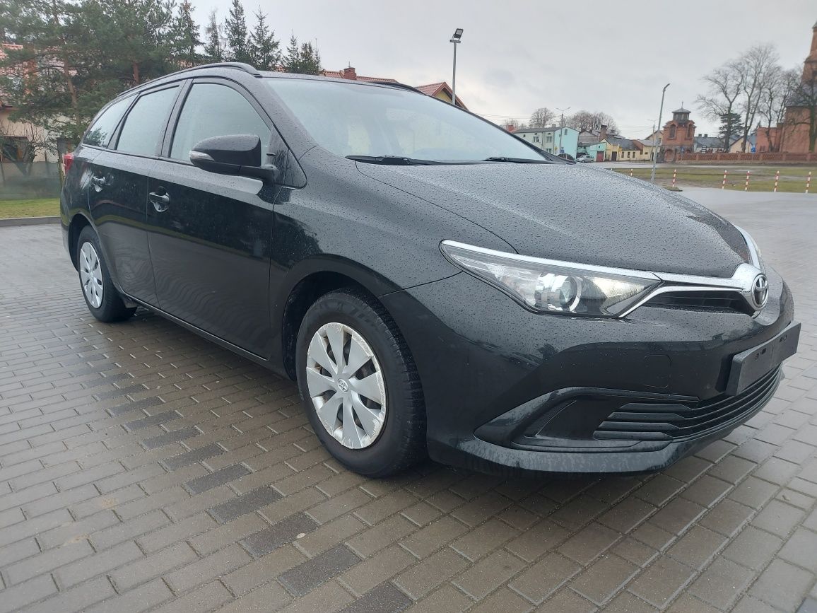 Toyota Auris 1.33 Benzyna 90 KM Manual Serwis