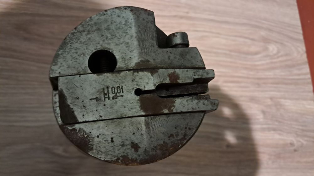 Патрон для резцов к фрезерному станку