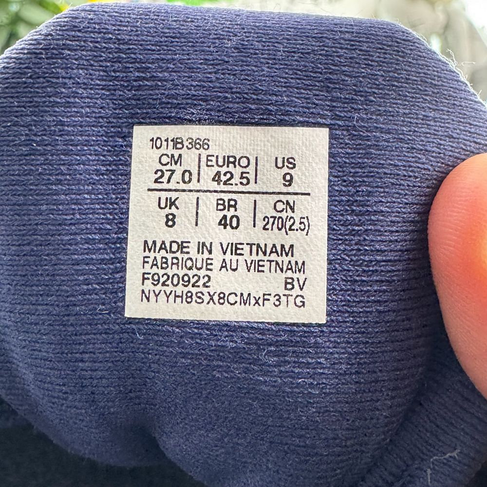 Кросівки Asics Gel Cumulus 42.5 розмір Е5553