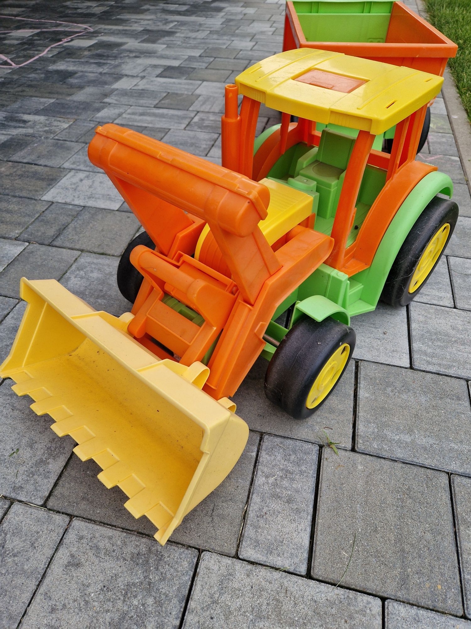 Traktor z przyczepą Wader Gigant