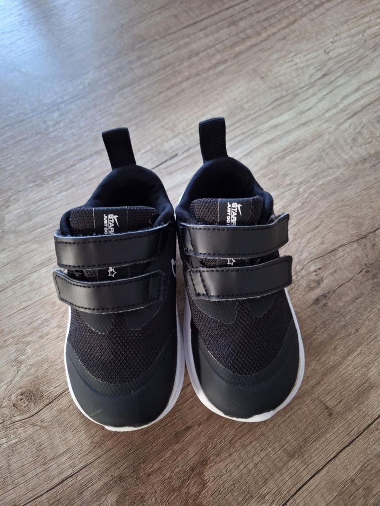 Buciki dziecięce Nike r.22