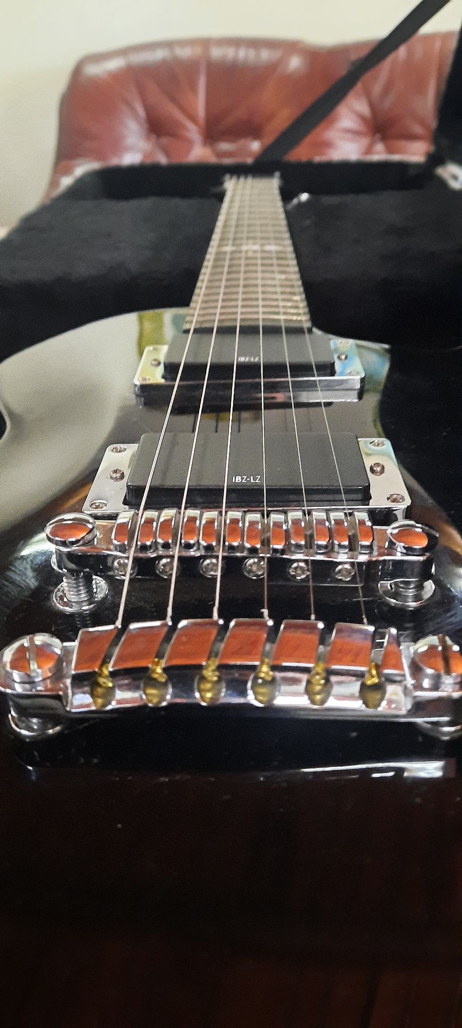 Ibanez ART 120 ( Pickups activos )  Como Nova + Hardcase