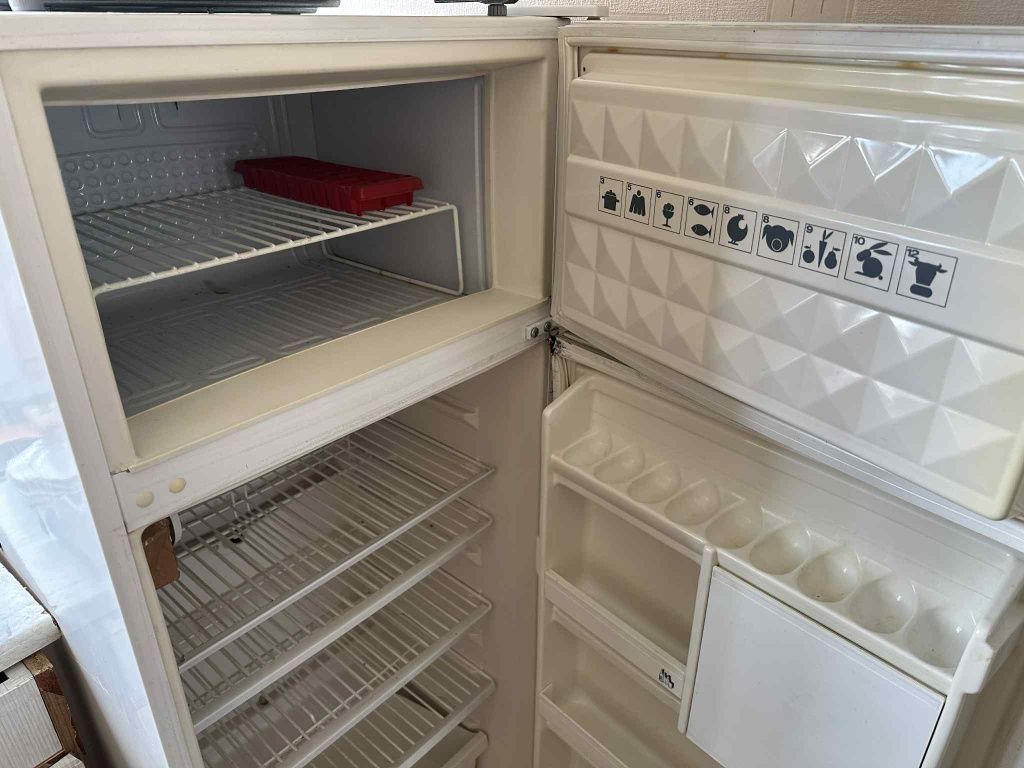 Lodówka z zamrażalka Polar