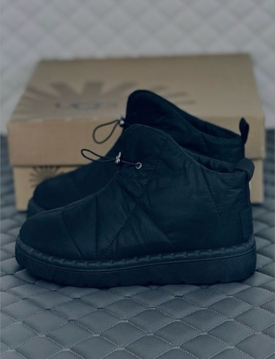Женские зимние черные термо дутики Ugg