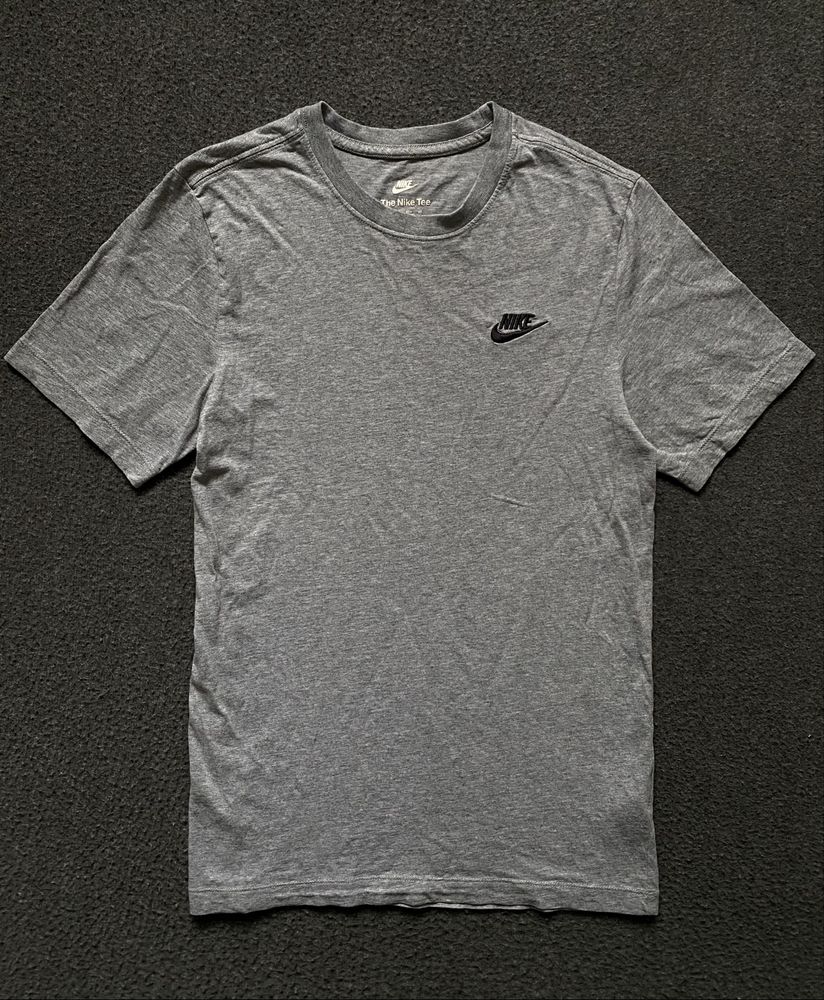 Футболка Nike Tee Розмір: XS (найк, сіра)