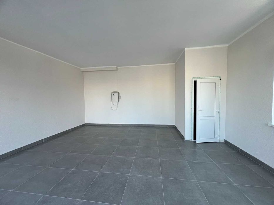 Продаж комерційного приміщення по вул. Надрічна