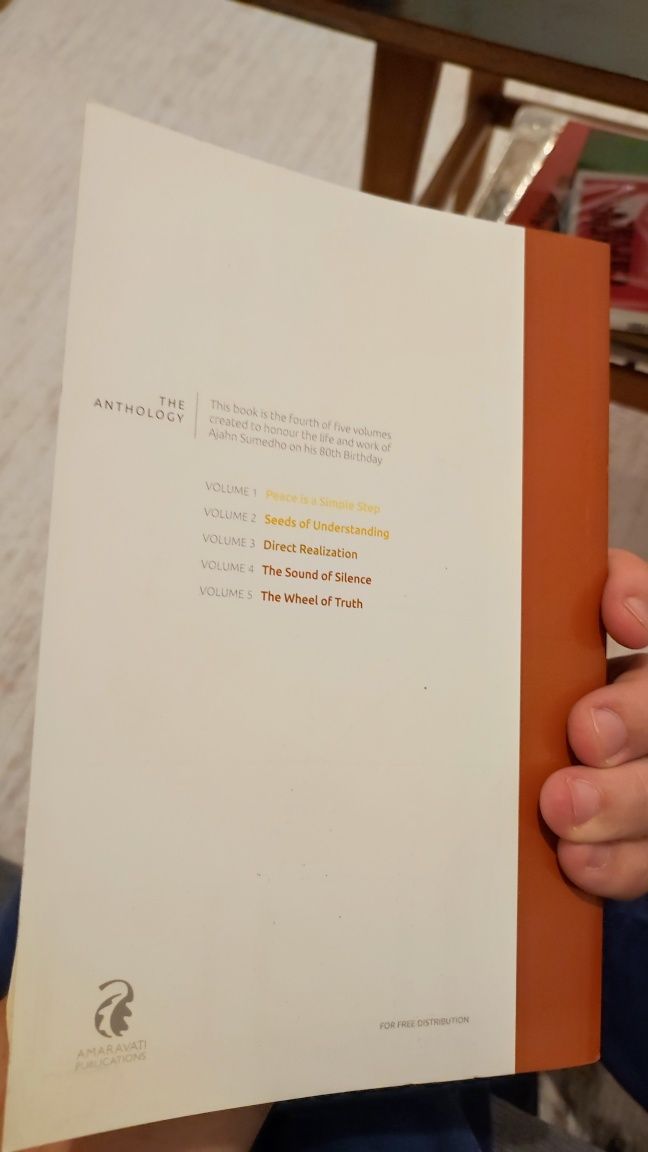 Ajahn Sumedho - The sound of silence (volume 4)