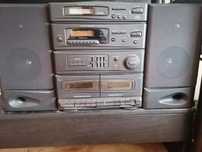 Aparelhagem de música, com CDS e cassetes com 2 colunas