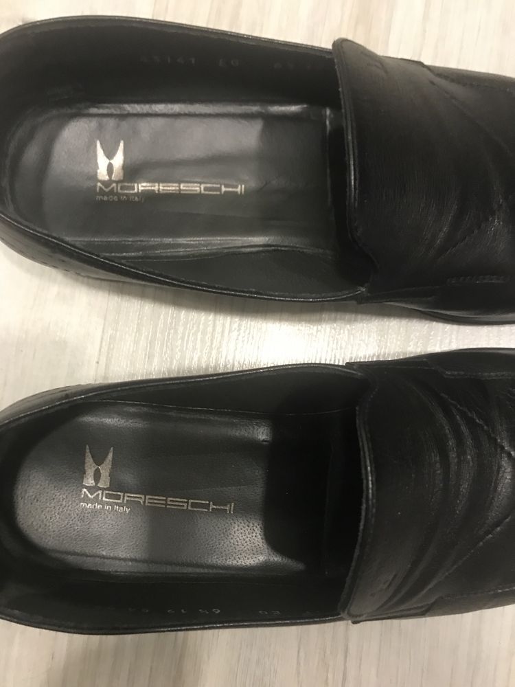 Sapatos italianos da marca Moreschi